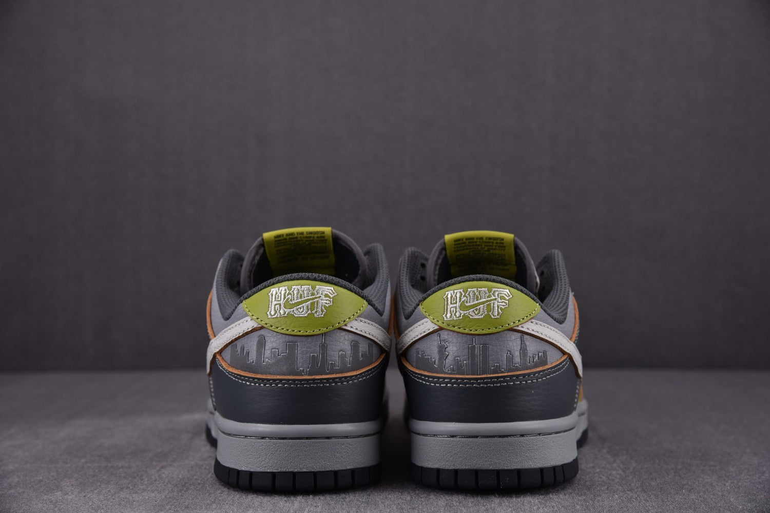 NIKE DUNK SB LOW “Friends and Family” - SNEAKE.STORE