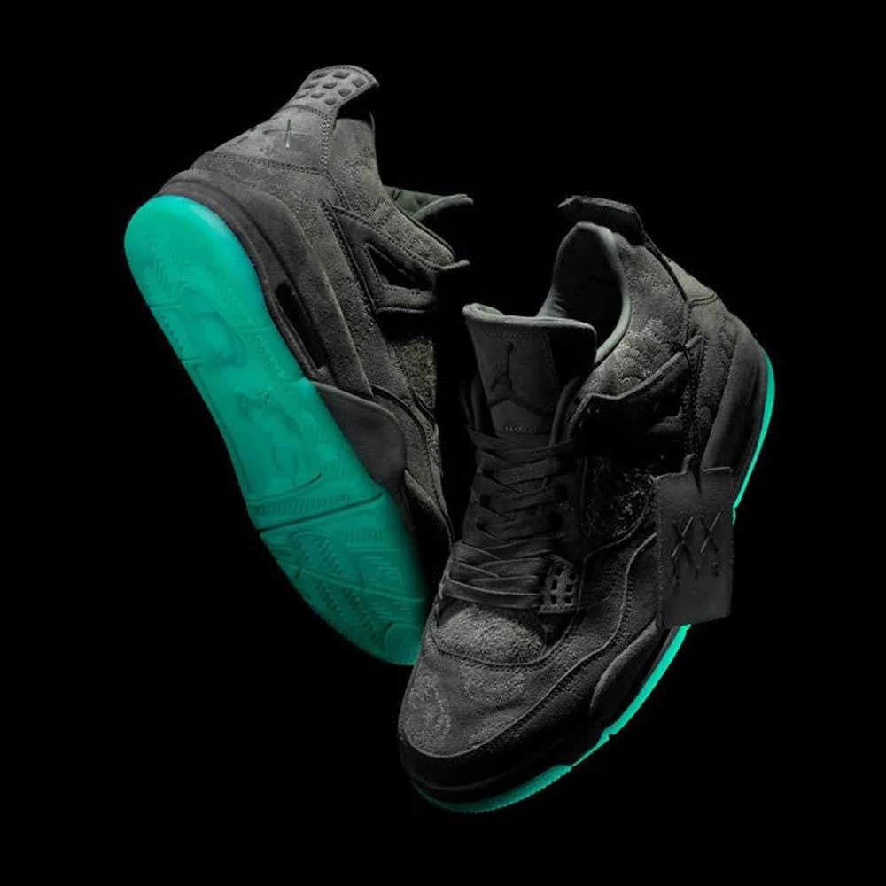 AIR JORDAN 4 “BLACK CAT KAWS” - SNEAKE.STORE